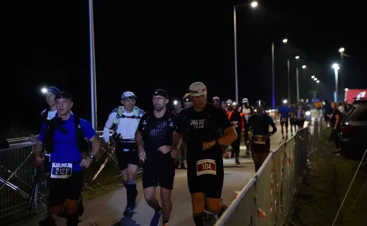 Największe wyzwanie Festiwalu Biegowego! Bieg na 100 km wystartował w środku nocy - 86